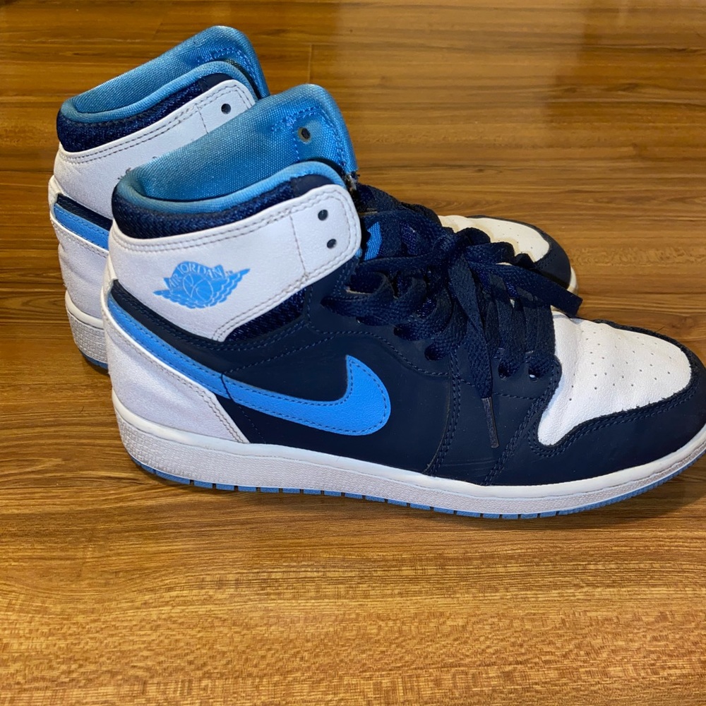 Jordan Mid 1s CHRIS PAUL - size 5.5Y